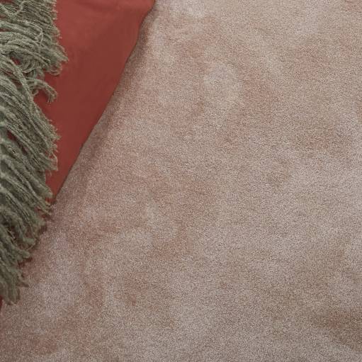 4C7Y_CloseUp_carpet_OH LA LA_520_RED_4.jpeg